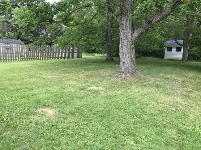 Building Photo - 263 S Bon Air Ave