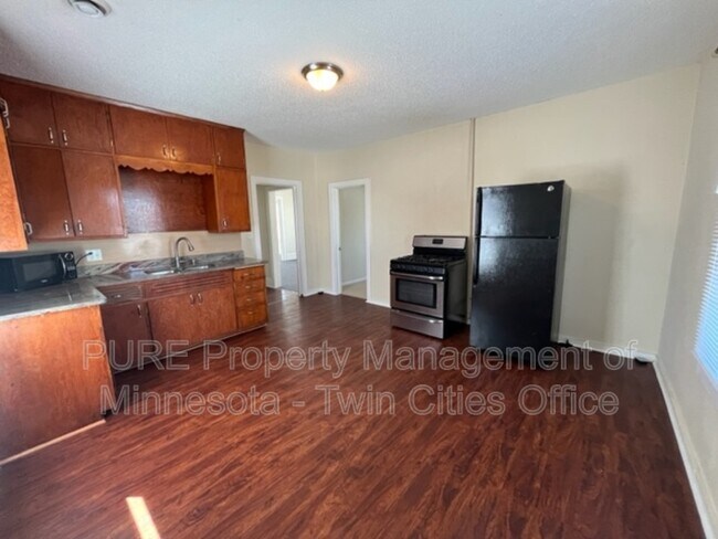 Building Photo - 1181 Ross Ave