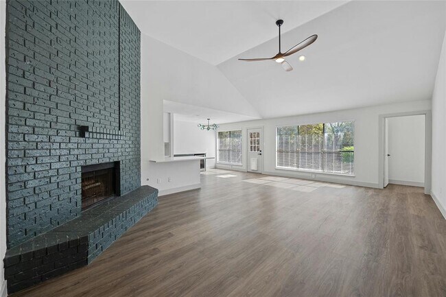 Foto del edificio - 2513 Beverly Cove