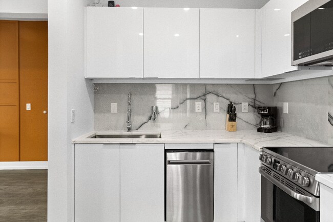 Foto del edificio - 927 S Howard Ave