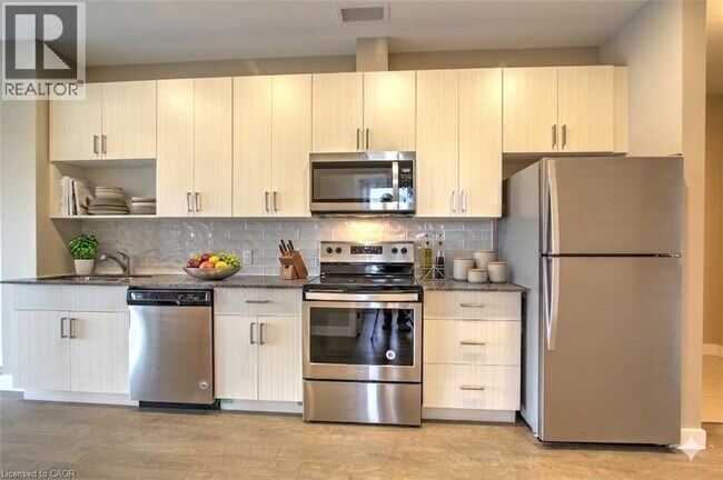 Photo du bâtiment - 100 Garment St