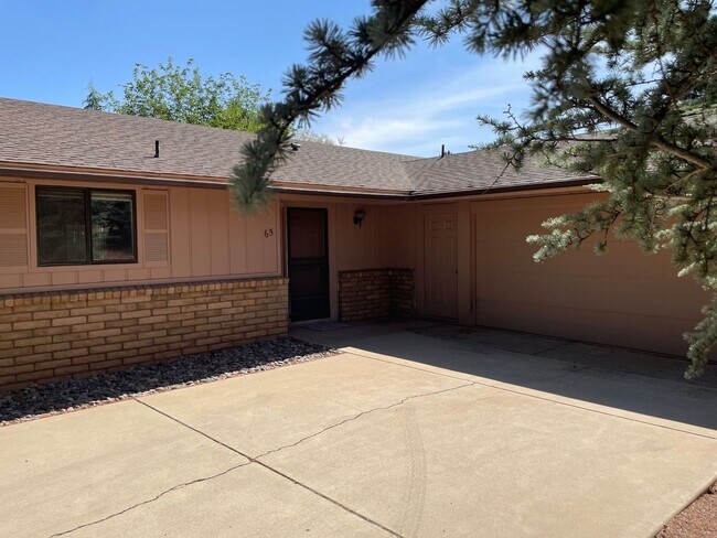 Foto del edificio - Village of Oak Creek  6-MONTH LEASE TERM