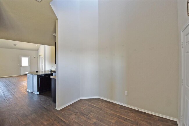 Building Photo - 5920 Brampton Ln