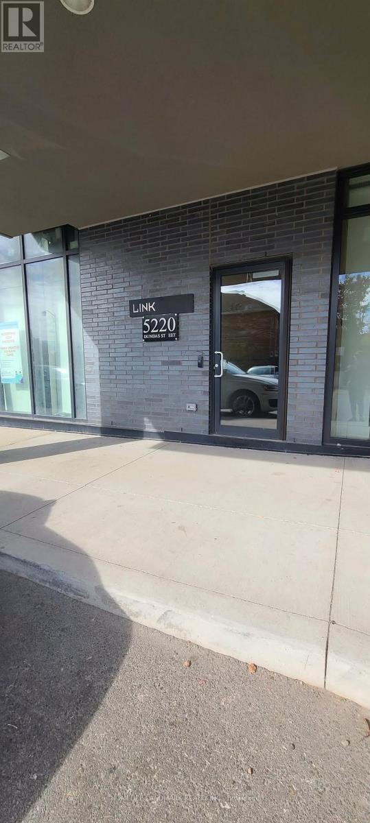Photo du bâtiment - 5220 Dundas St