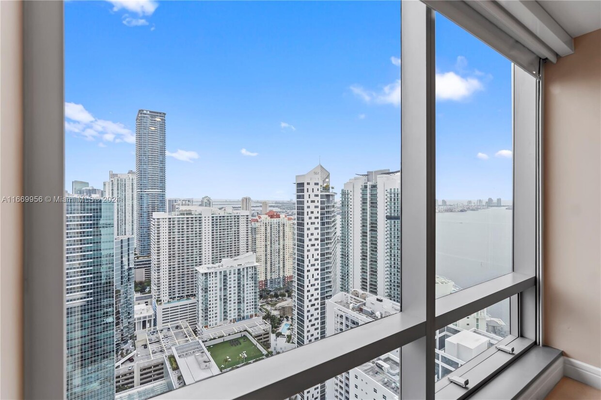 Foto principal - 1425 Brickell Ave