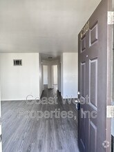 Building Photo - 2121 Reed Ave
