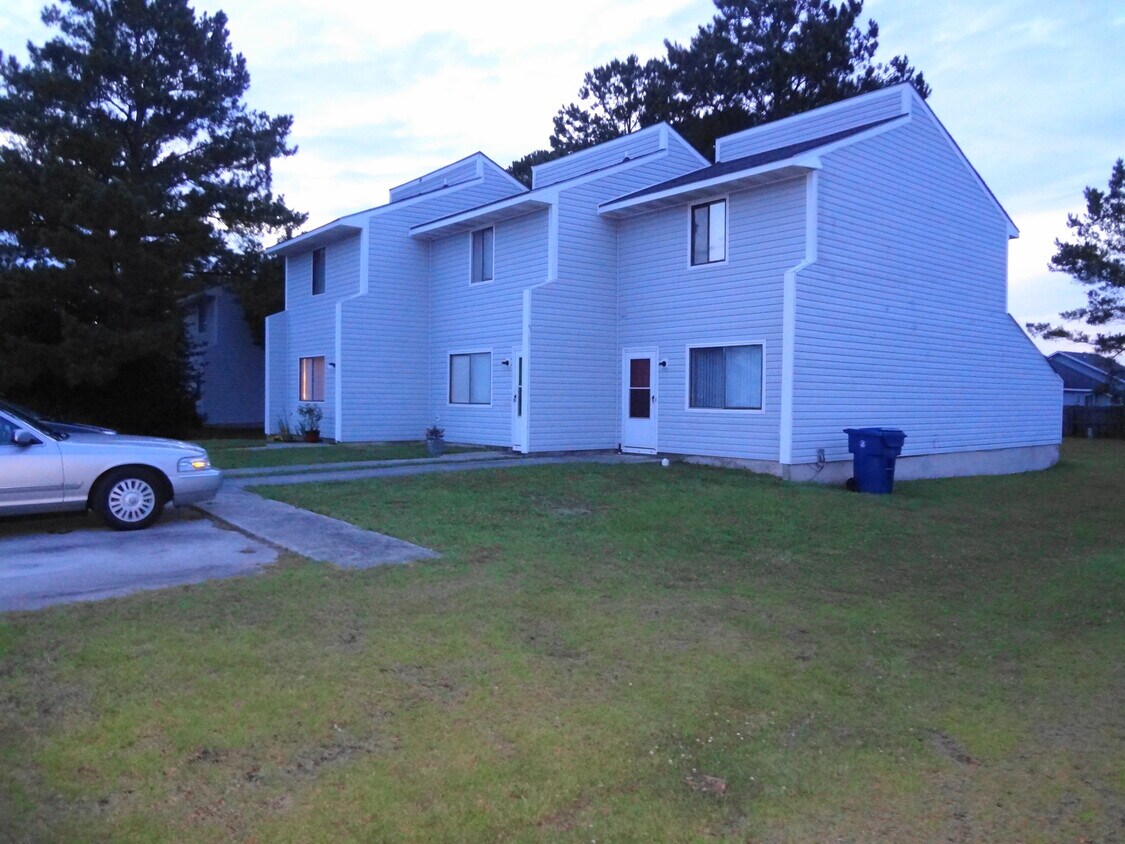 Primary Photo - 103 Kim Ave