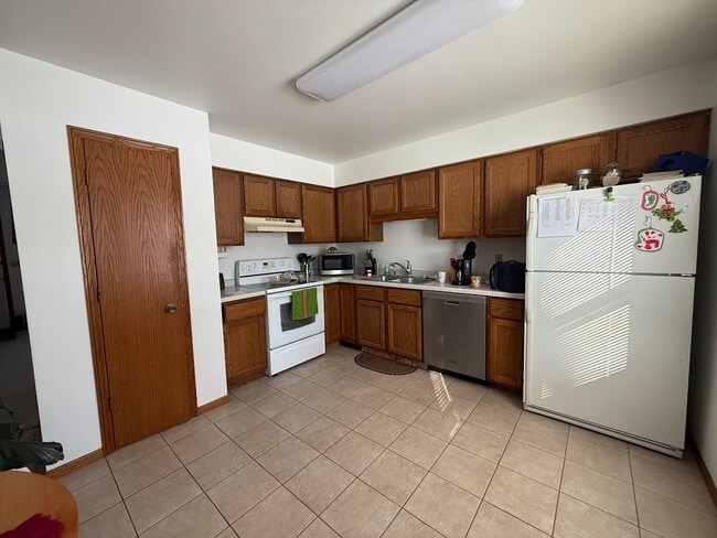 Building Photo - 211 Cherrywood Ln