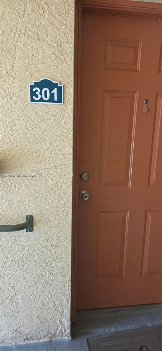 Foto del edificio - 2427 Centergate Dr