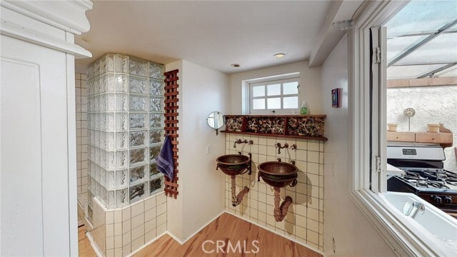 Foto del edificio - 274 Diamond St