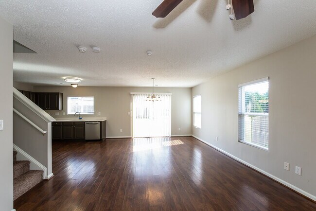 Foto del edificio - 1028 Kings Mountain Ln