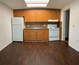 Building Photo - 10003 S Nob Hill Cir