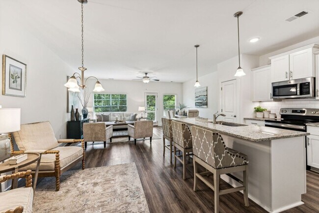 Foto del edificio - Charming 3BR Corner Townhome in Franklin
