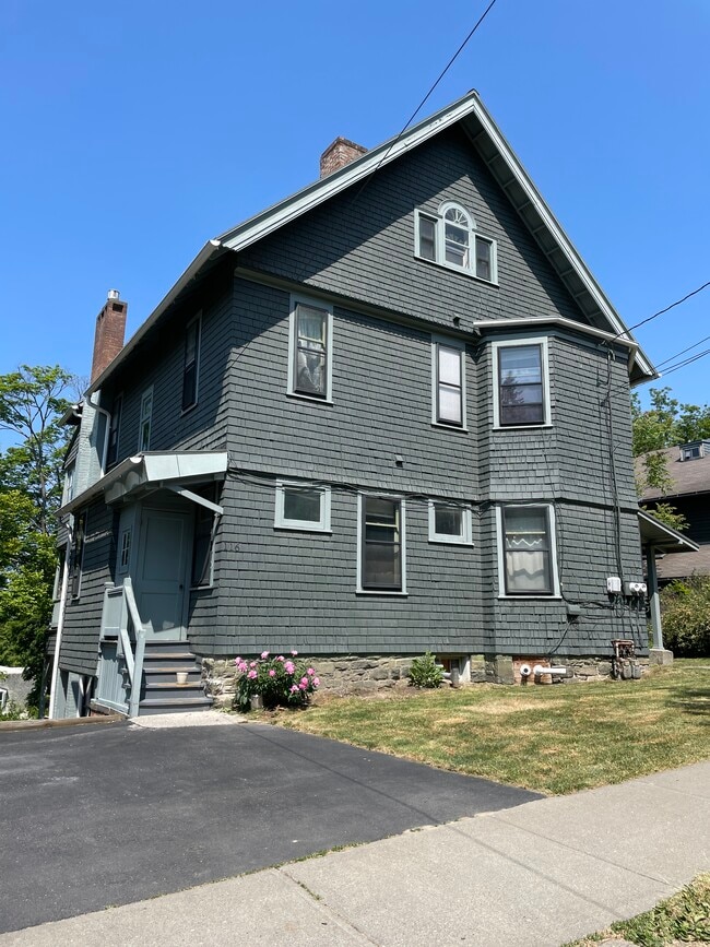 Building Photo - 118 Eddy St