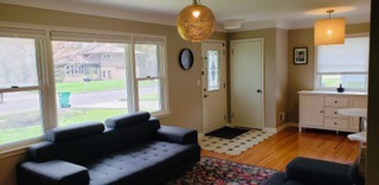 Foto principal - Stunning 4 bedroom rambler in beautiful Ro...