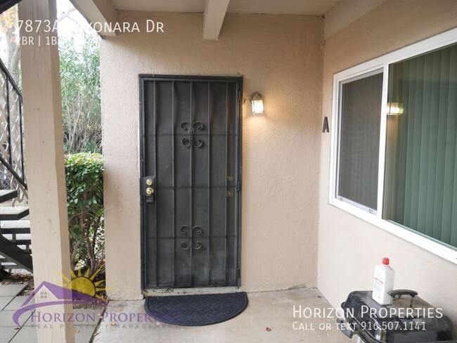 Foto del edificio - Open 2 Bed 1 Bath Fourplex in Citrus Heights