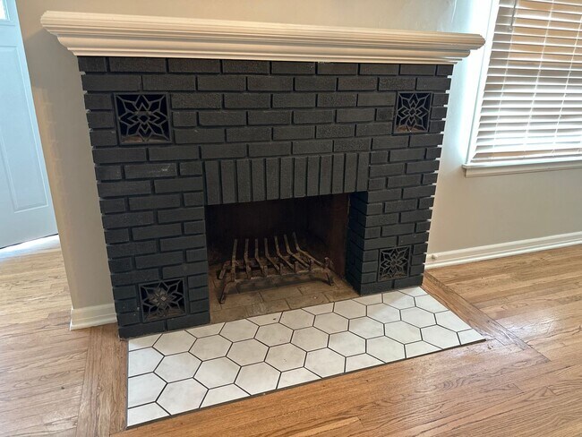 Building Photo - Super Charming 2BR/1BA Home in Joplin, MO!