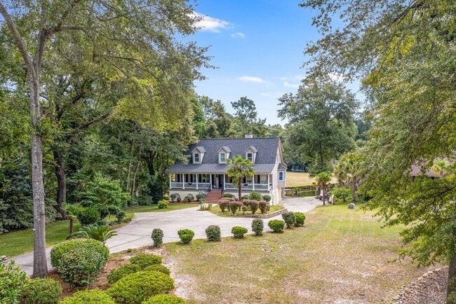 Building Photo - 329 Santee Dr