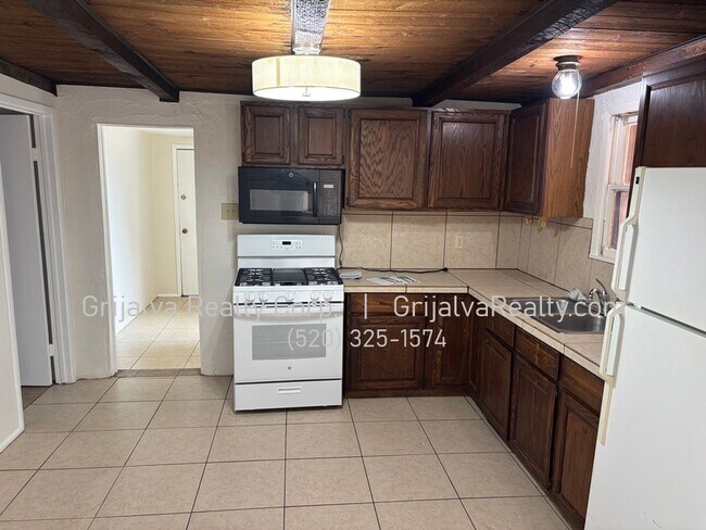 Foto del edificio - 2020 N Madelyn Ave