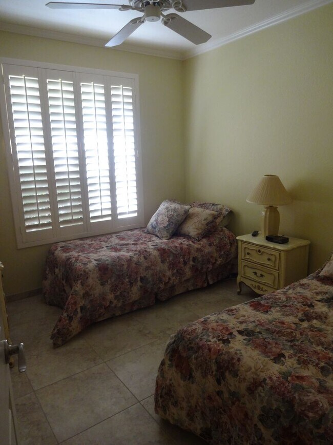 Foto del edificio - Two bedroom condo