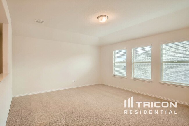 Building Photo - 1348 Renoir Dr