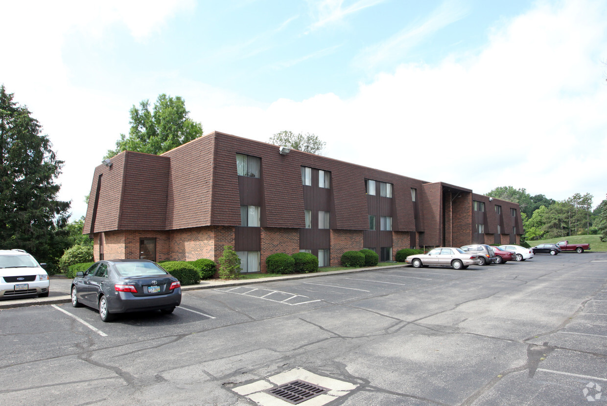 Primary Photo - Gahanna Crossing Apartments