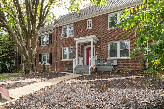 Foto del edificio - 217 Adams St NE