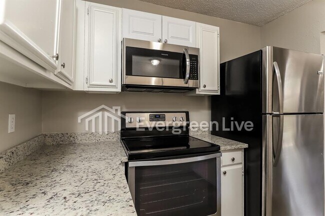 Building Photo - 4618 La Loma St