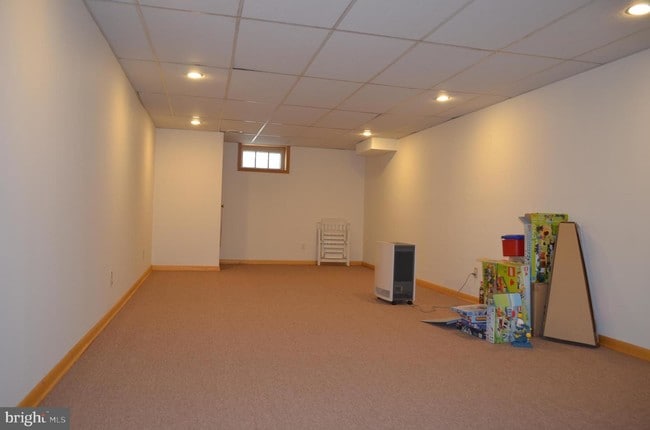 Building Photo - 25 Stonelea Dr
