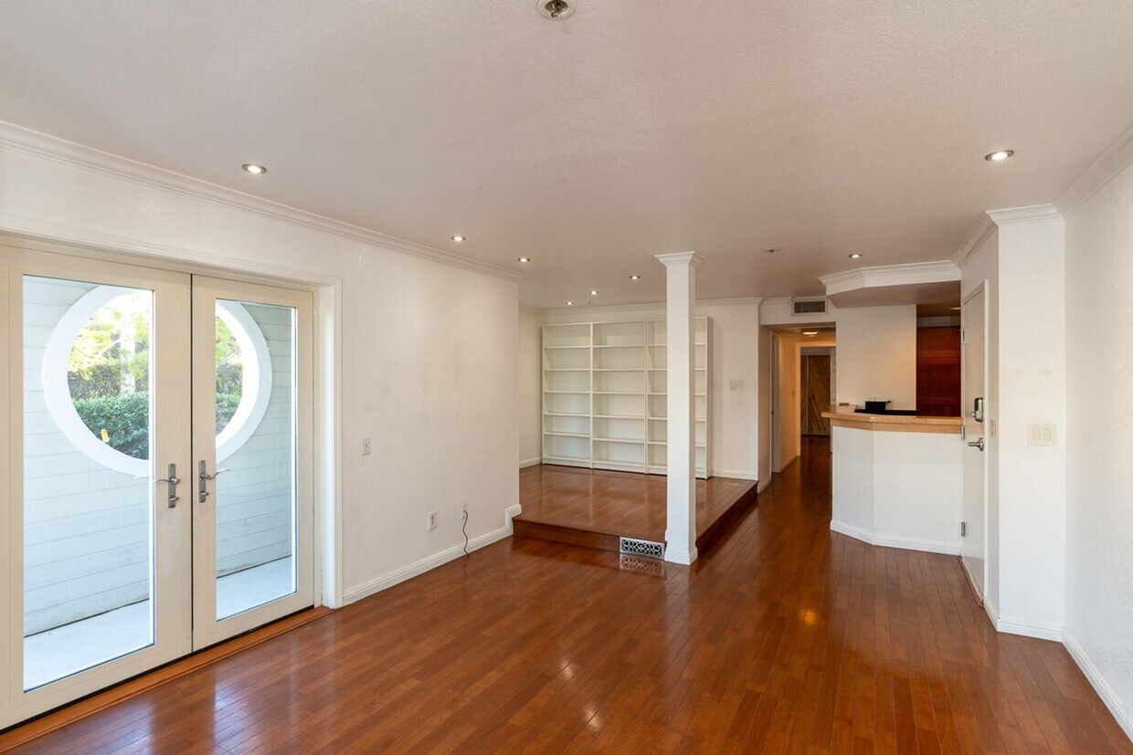 Primary Photo - !!! MOVE IN SPECIAL $500 OFF FIRST MONTH'S...