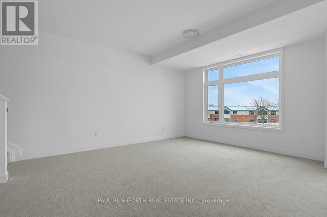 Building Photo - 1027 Silhouette Private