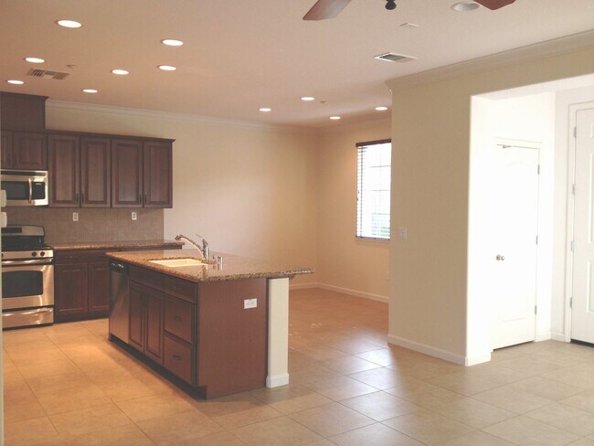 Foto del edificio - 5998 Camden Cir