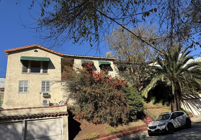 Left half of photo is unit. - 921 Tularosa Dr