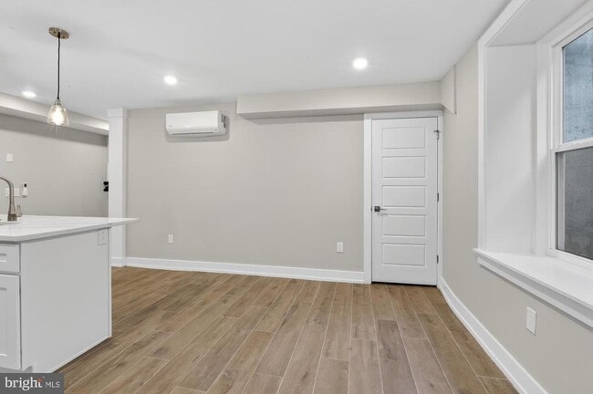 Foto del edificio - 2034 N Front St