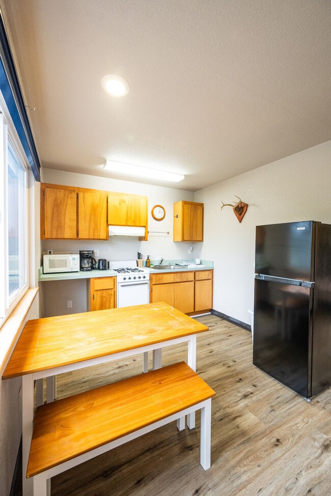 Building Photo - 46435 Maudi Dr