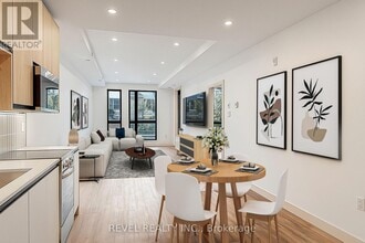 Building Photo - 4390 Hillview Dr