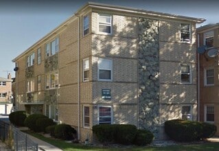 Building Photo - 8614 W Berwyn Ave