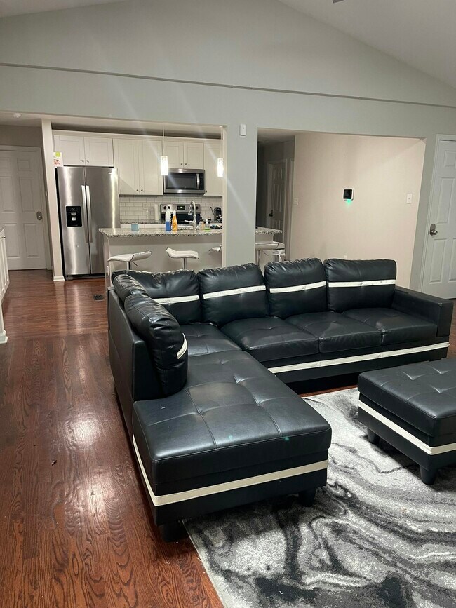 Foto del edificio - 3120 Creedon Dr