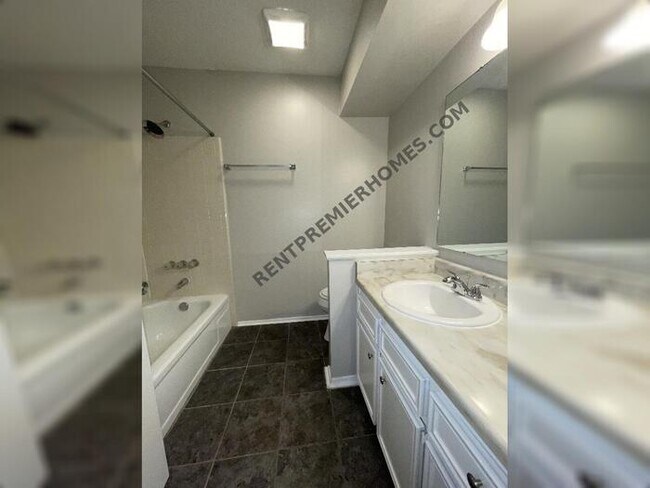Building Photo - 1724 Charlotte Ct. Little Rock, AR 72204