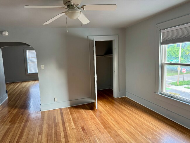 Building Photo - 302 N Colorado Ave