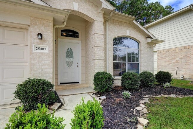 Building Photo - 25407 Clover Ranch Dr