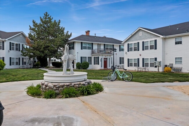 Building Photo - 108 Davis Ave