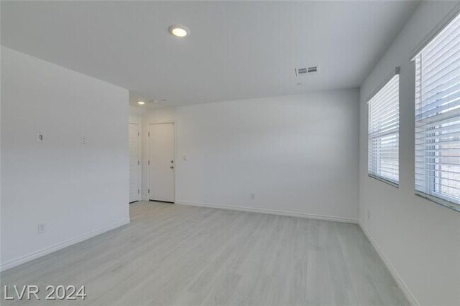 Building Photo - COMING SOON - Ready no later than the begi...