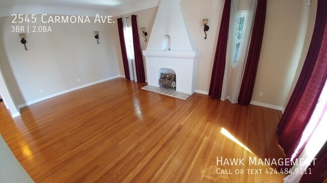Building Photo - 2545 Carmona Ave