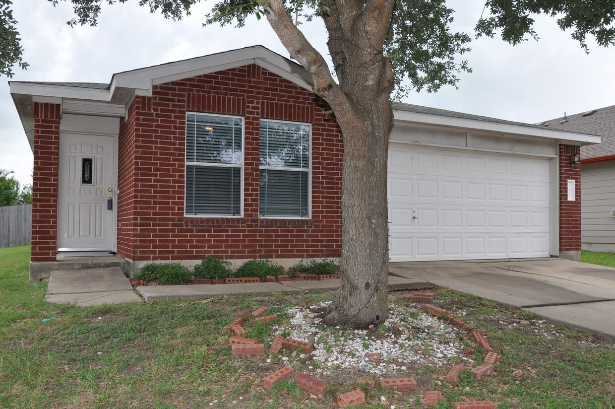 Primary Photo - 3 Bedroom with an Office in Del Valle