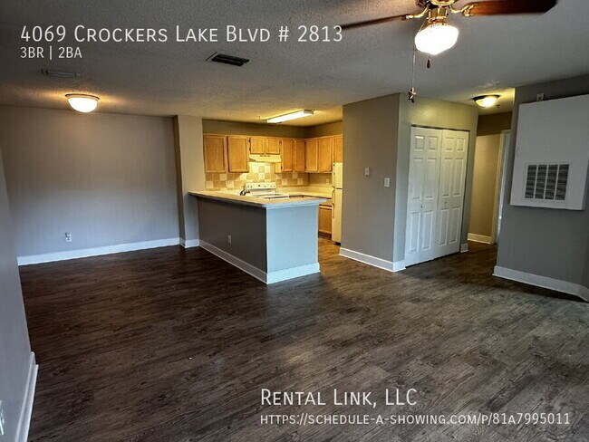 Foto del edificio - 4069 Crockers Lake Blvd