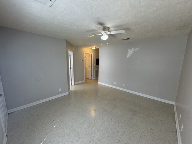 Foto del edificio - 104A Tennessee Ave