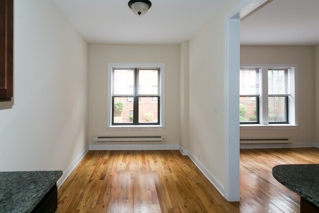 Foto del edificio - 630 W Cornelia Ave