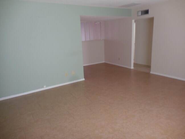 Building Photo - 200 Montego Bay Dr