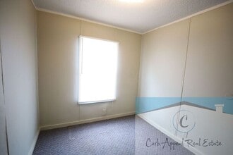 Building Photo - 2620 Crawford Dr